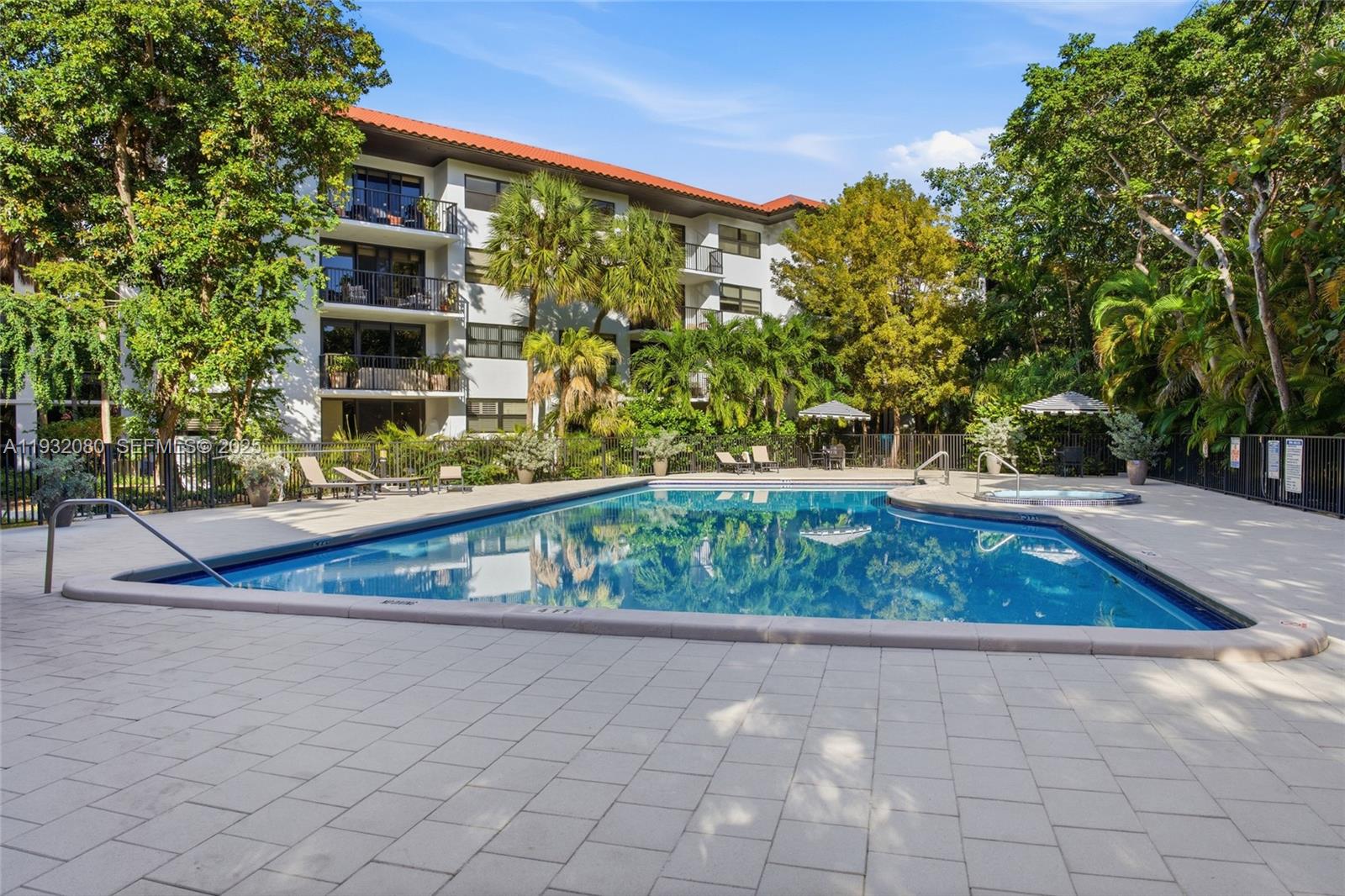 101 Ocean Ln Dr #108 Key Biscayne, FL 33149