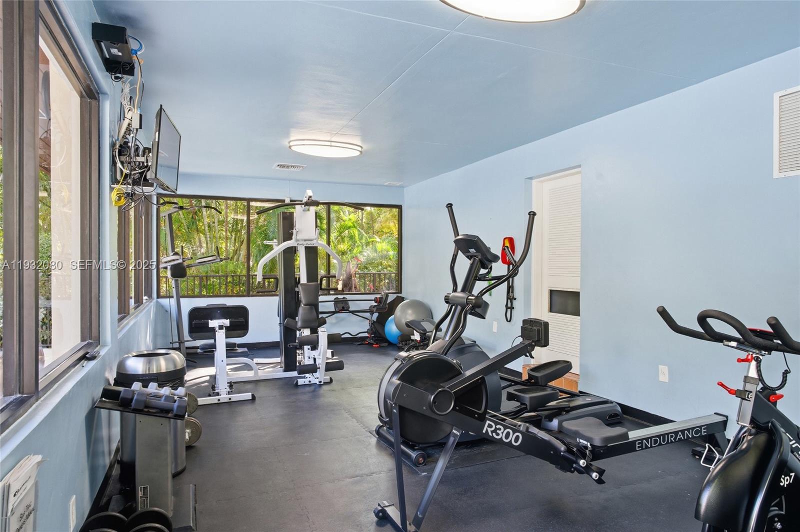 101 Ocean Ln Dr #108 Key Biscayne, FL 33149