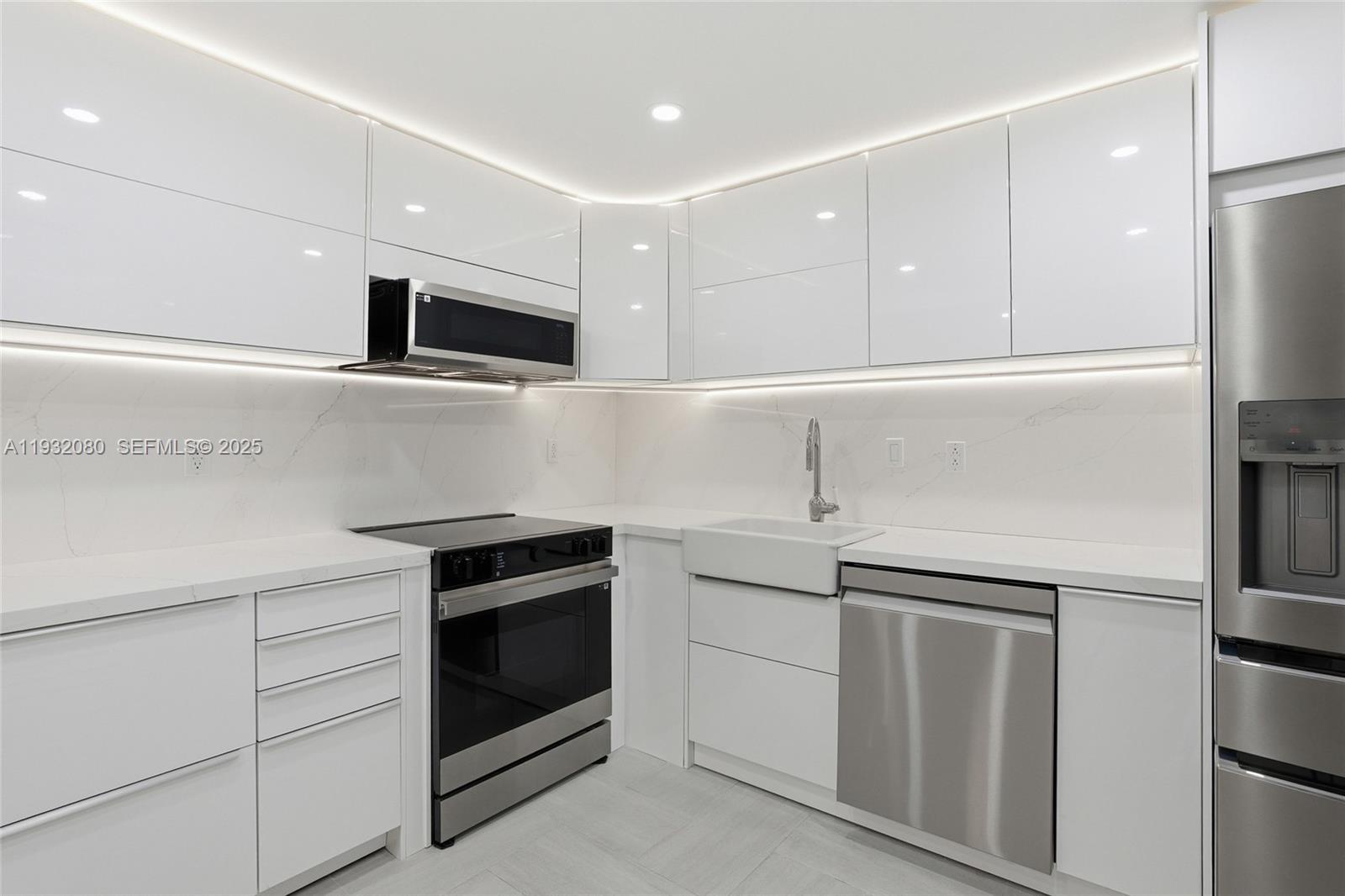 101 Ocean Ln Dr #108 Key Biscayne, FL 33149