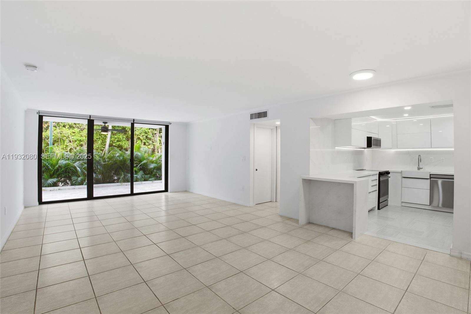 101 Ocean Ln Dr #108 Key Biscayne, FL 33149