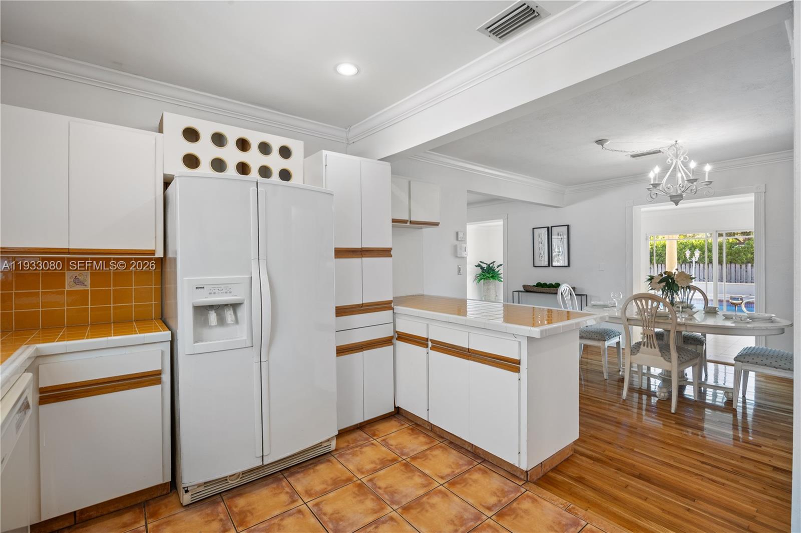 5685 SW 72nd Ave Miami, FL 33143