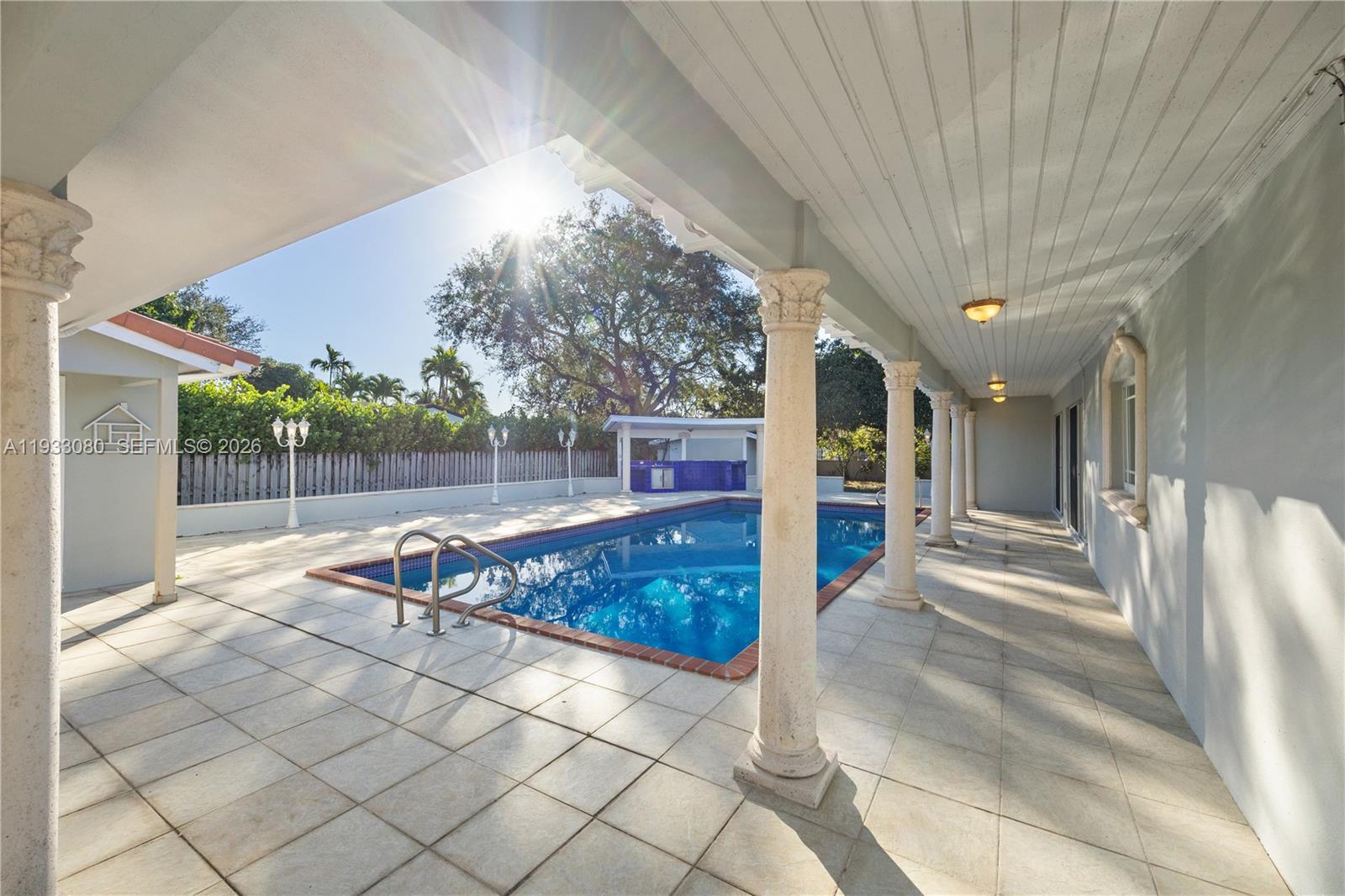 5685 SW 72nd Ave Miami, FL 33143