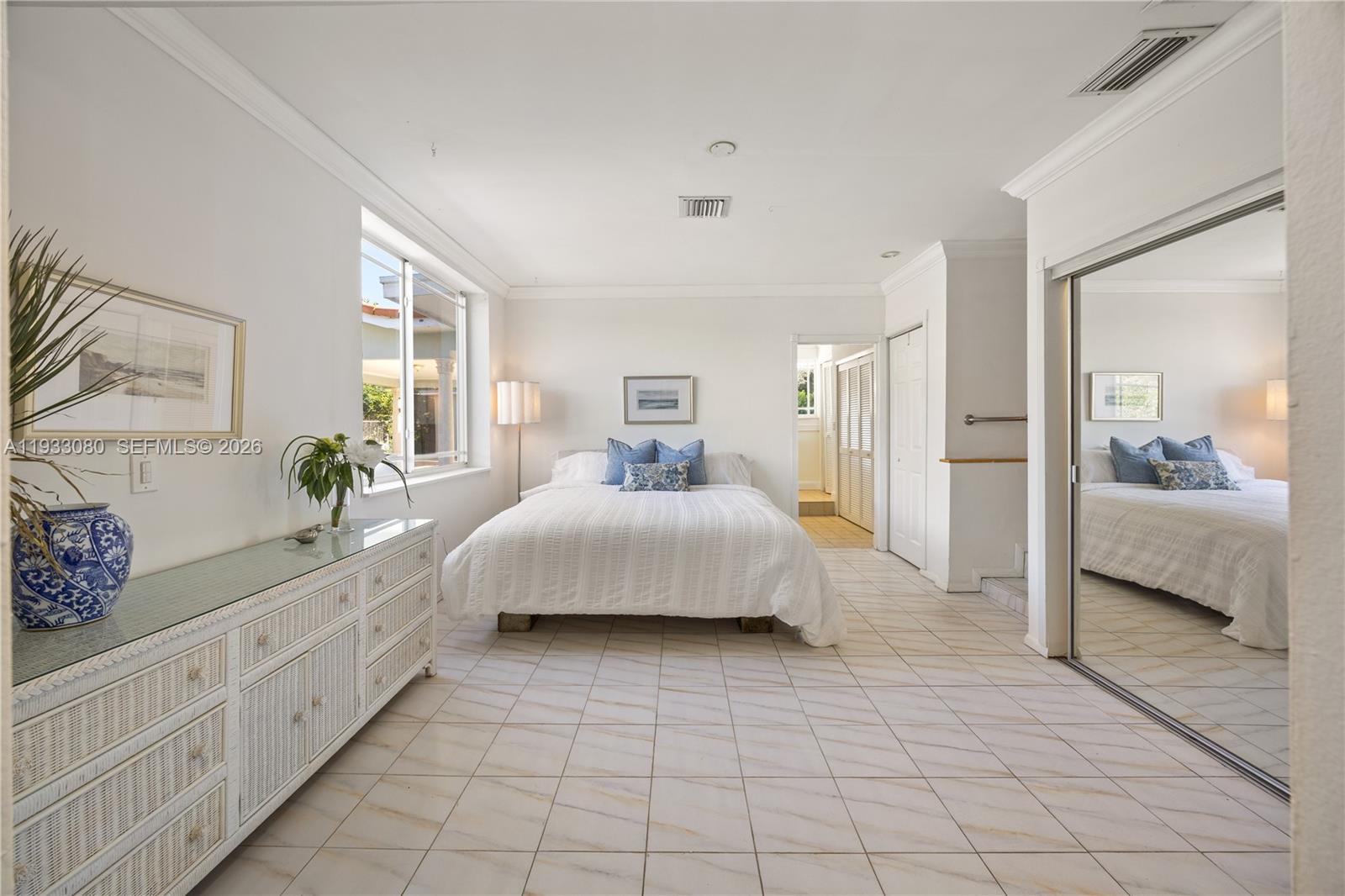 5685 SW 72nd Ave Miami, FL 33143