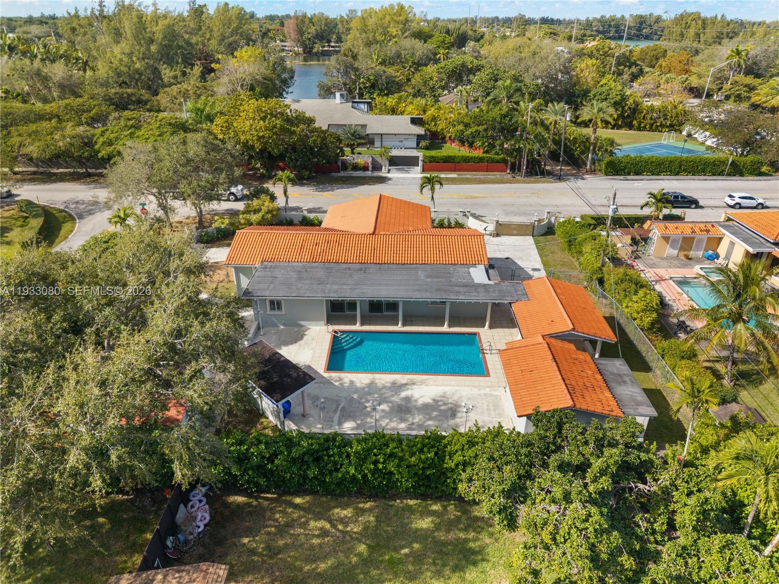 5685 SW 72nd Ave Miami, FL 33143