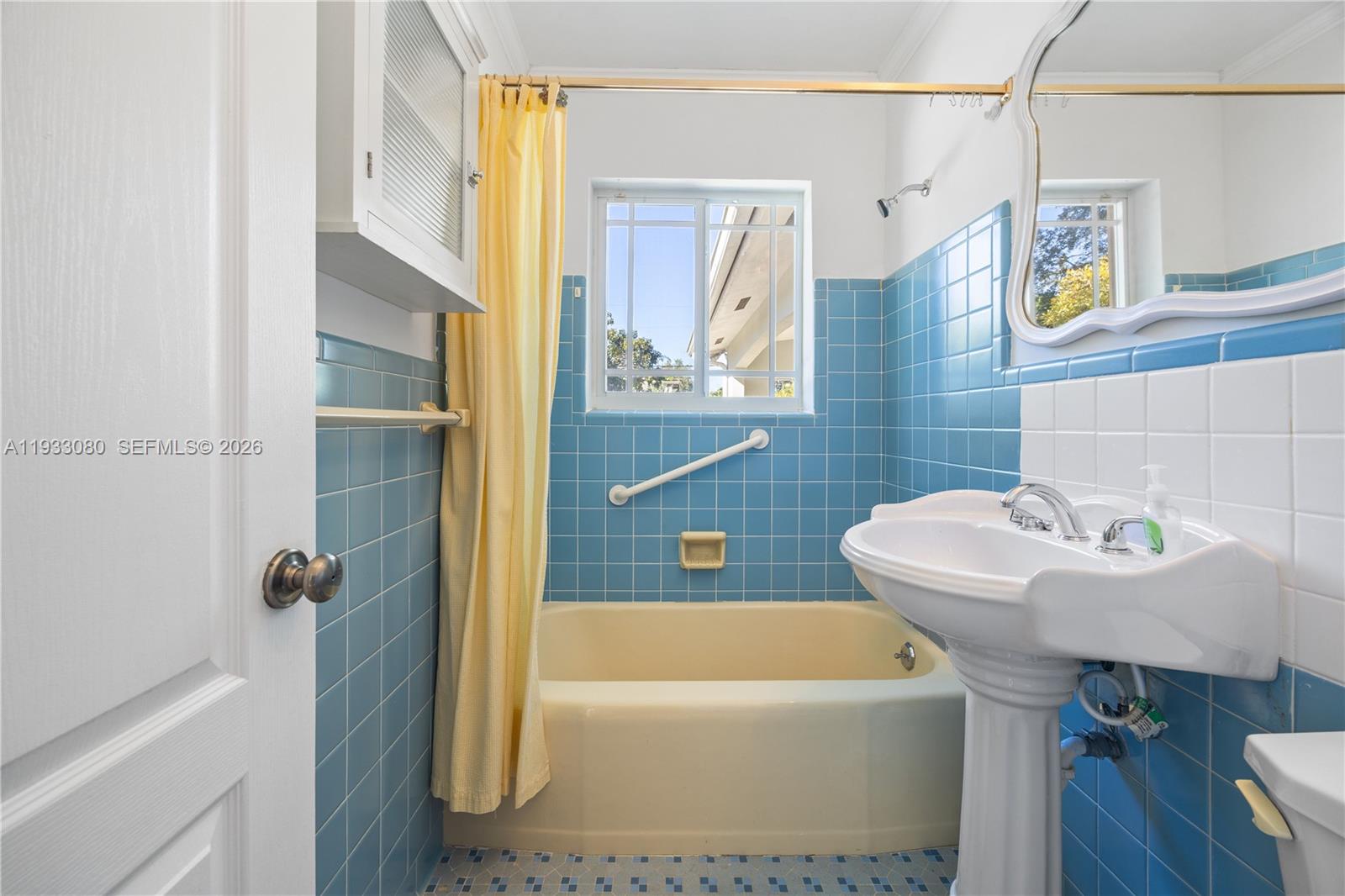 5685 SW 72nd Ave Miami, FL 33143