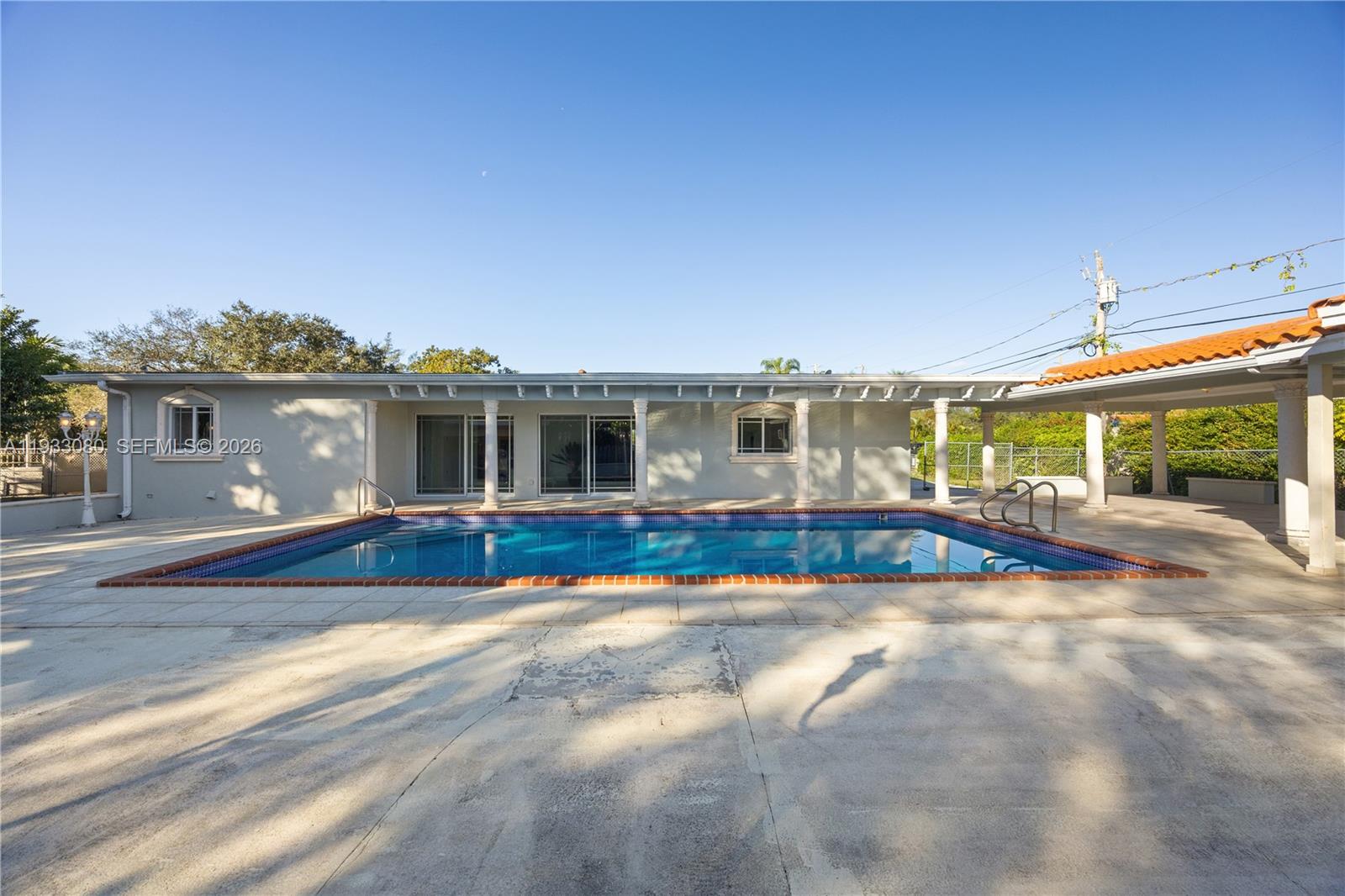 5685 SW 72nd Ave Miami, FL 33143