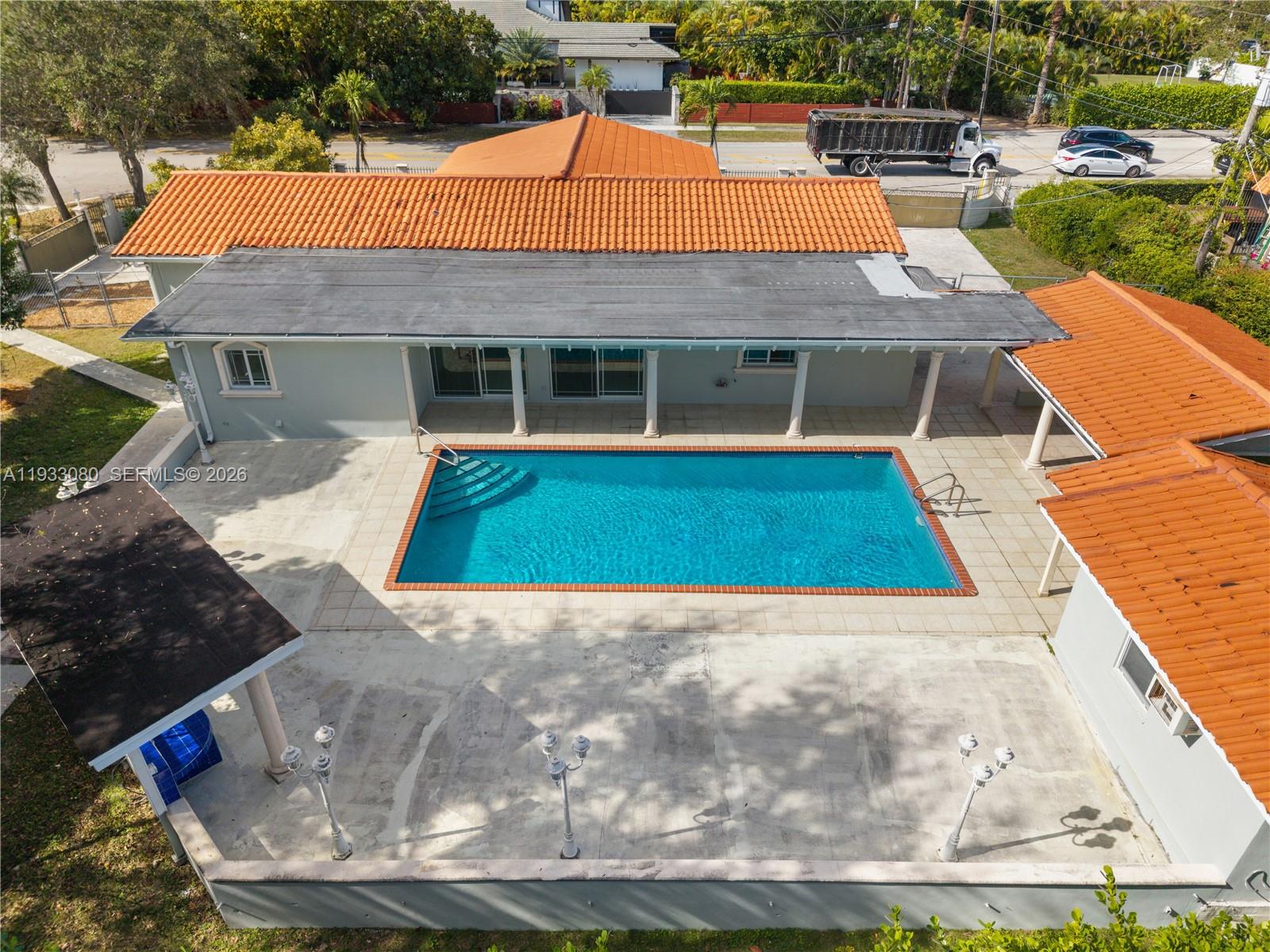 5685 SW 72nd Ave Miami, FL 33143