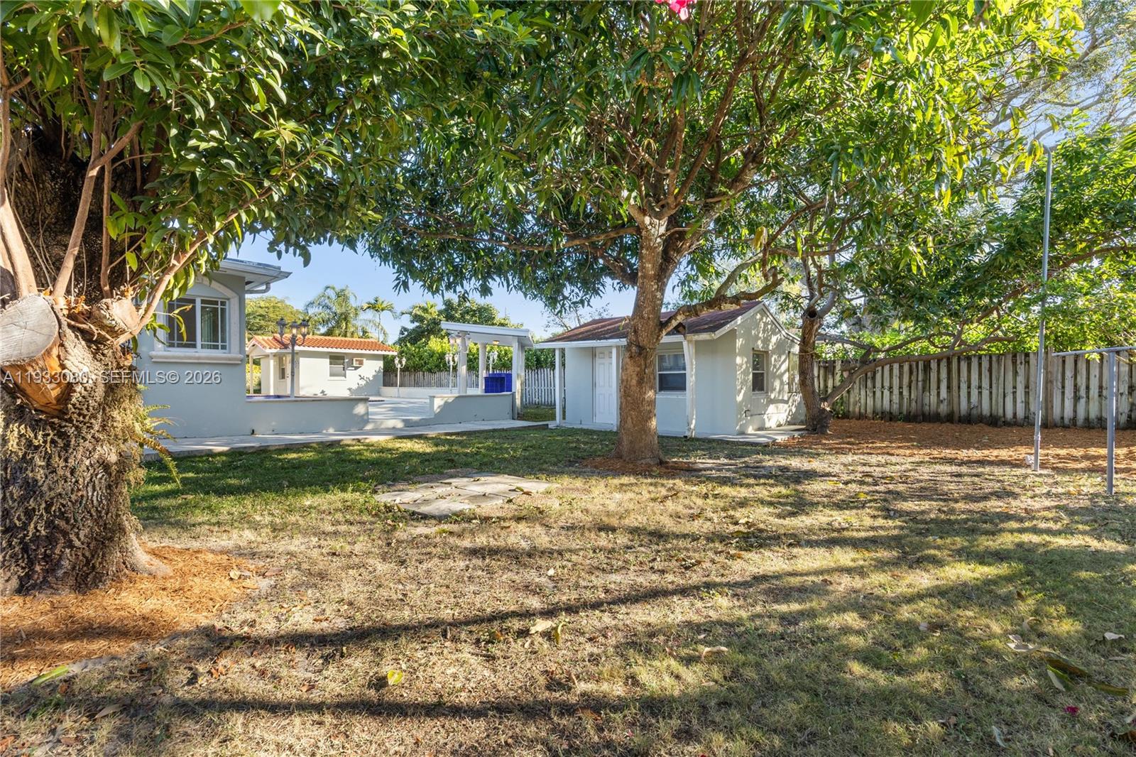 5685 SW 72nd Ave Miami, FL 33143