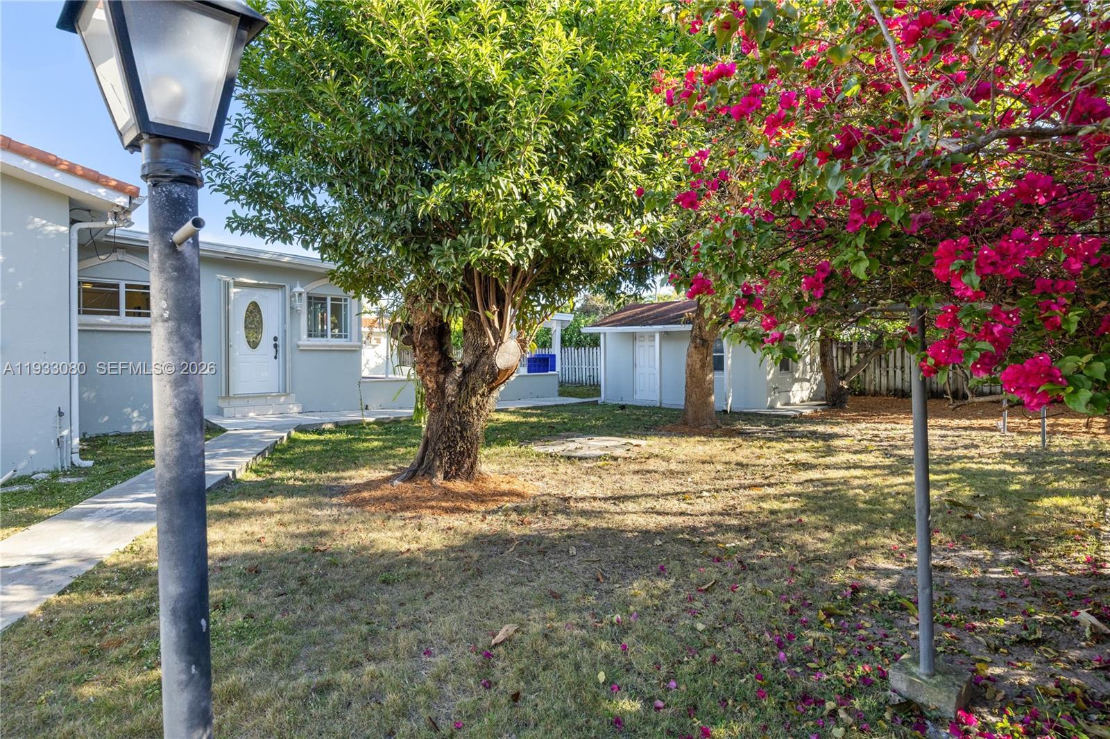 5685 SW 72nd Ave Miami, FL 33143