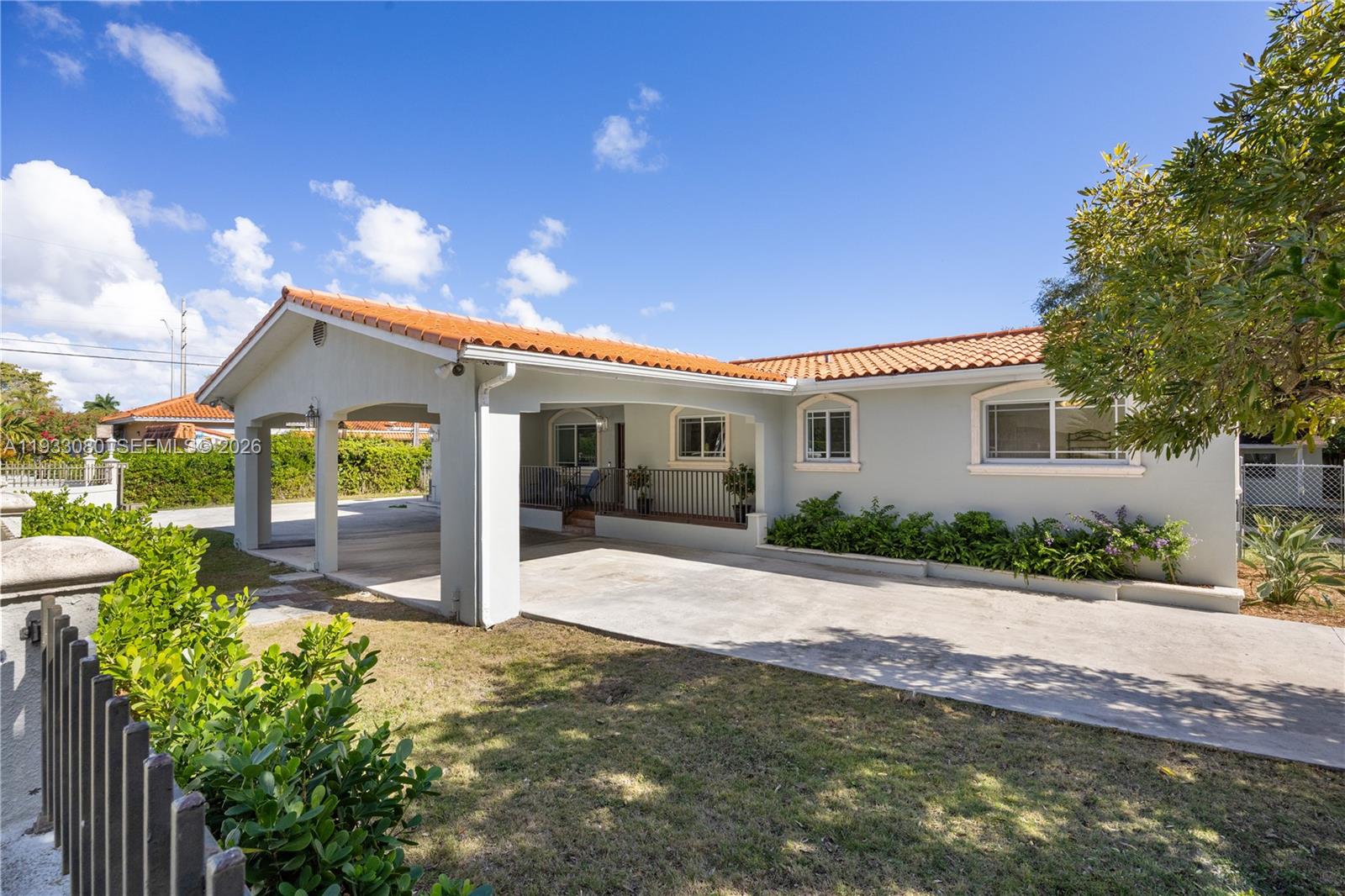 5685 SW 72nd Ave Miami, FL 33143