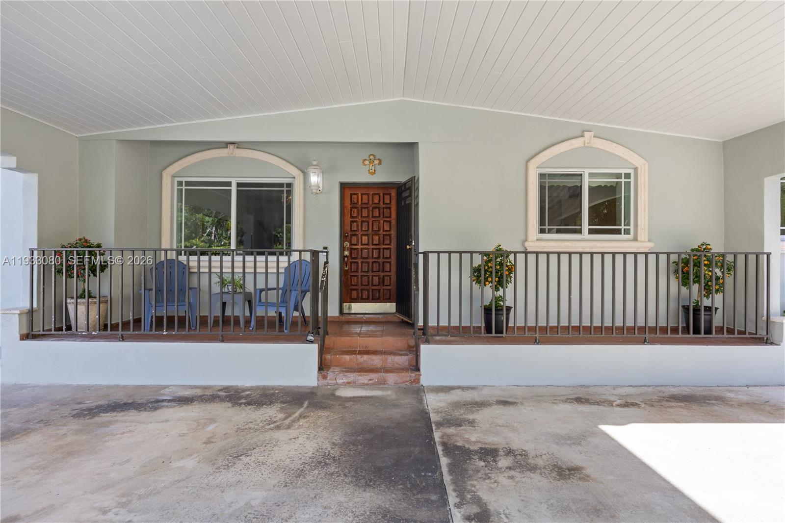 5685 SW 72nd Ave Miami, FL 33143