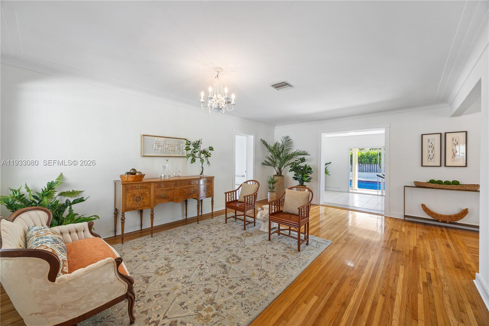 5685 SW 72nd Ave Miami, FL 33143