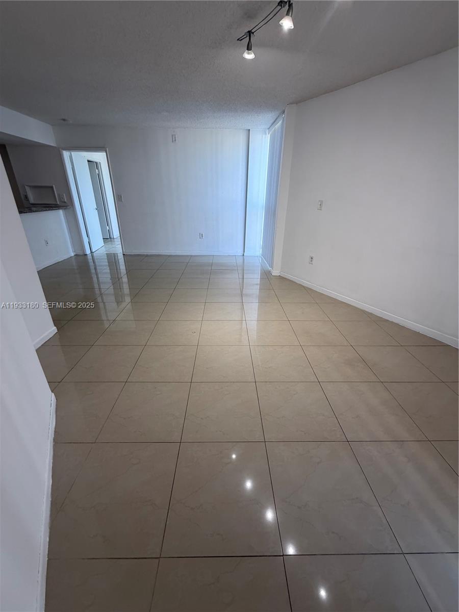 7075 NW 186th St #C409 Hialeah, FL 33015