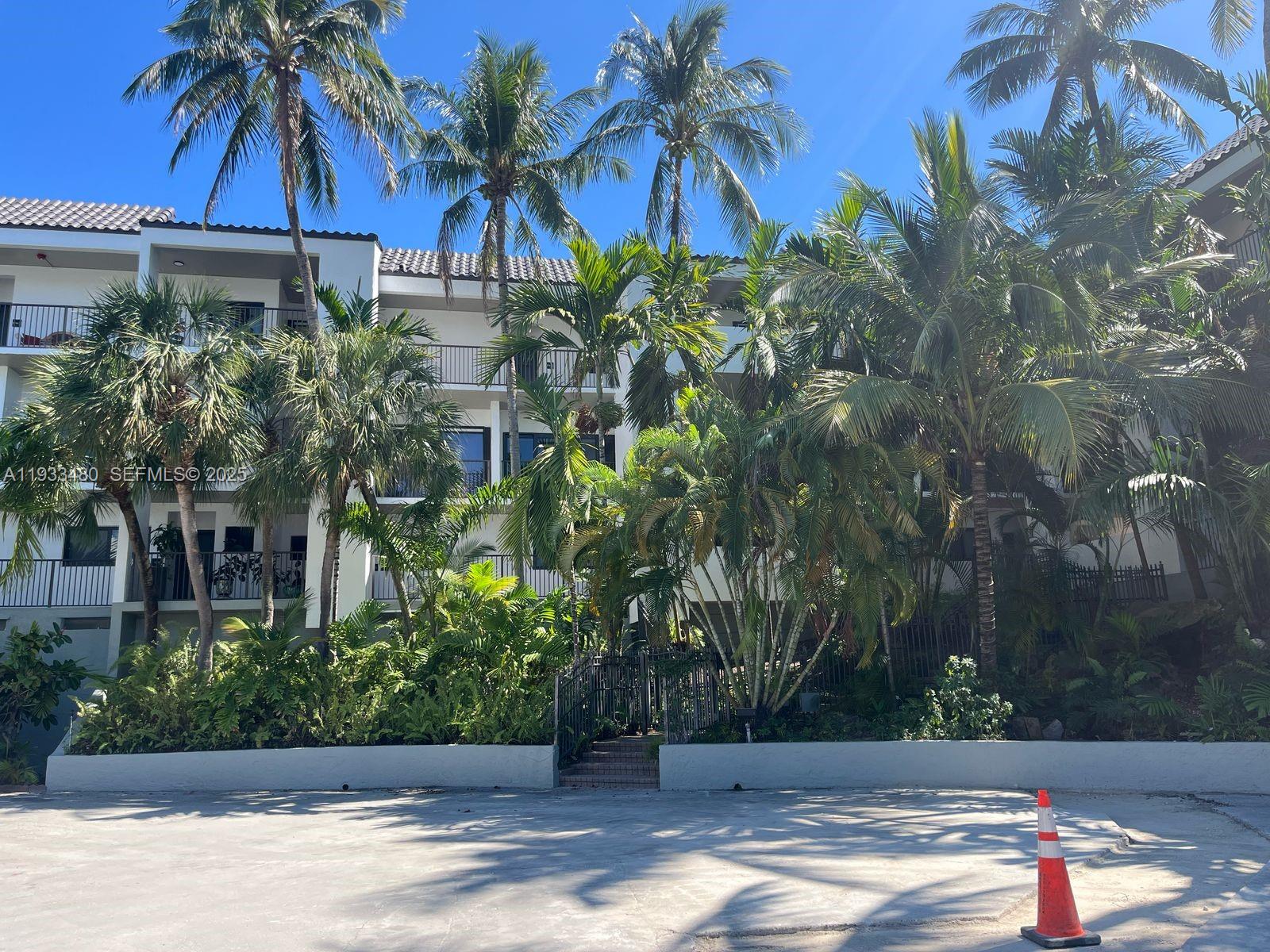 1801 S Treasure Dr #320