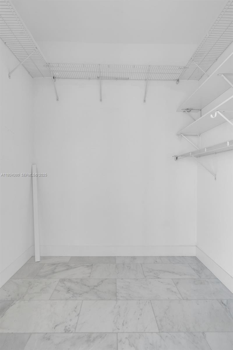 image Echo Brickell18