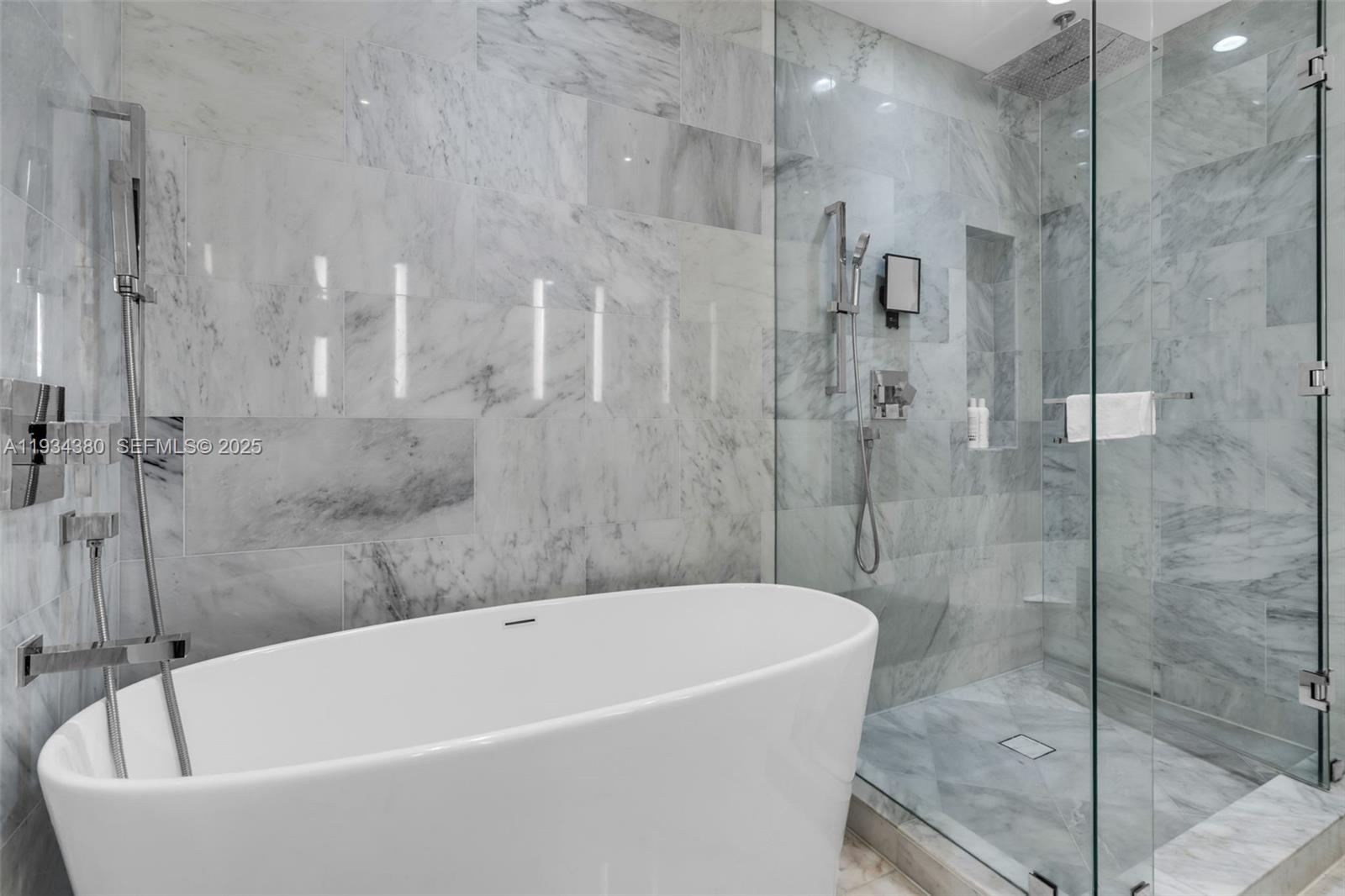 image Echo Brickell25