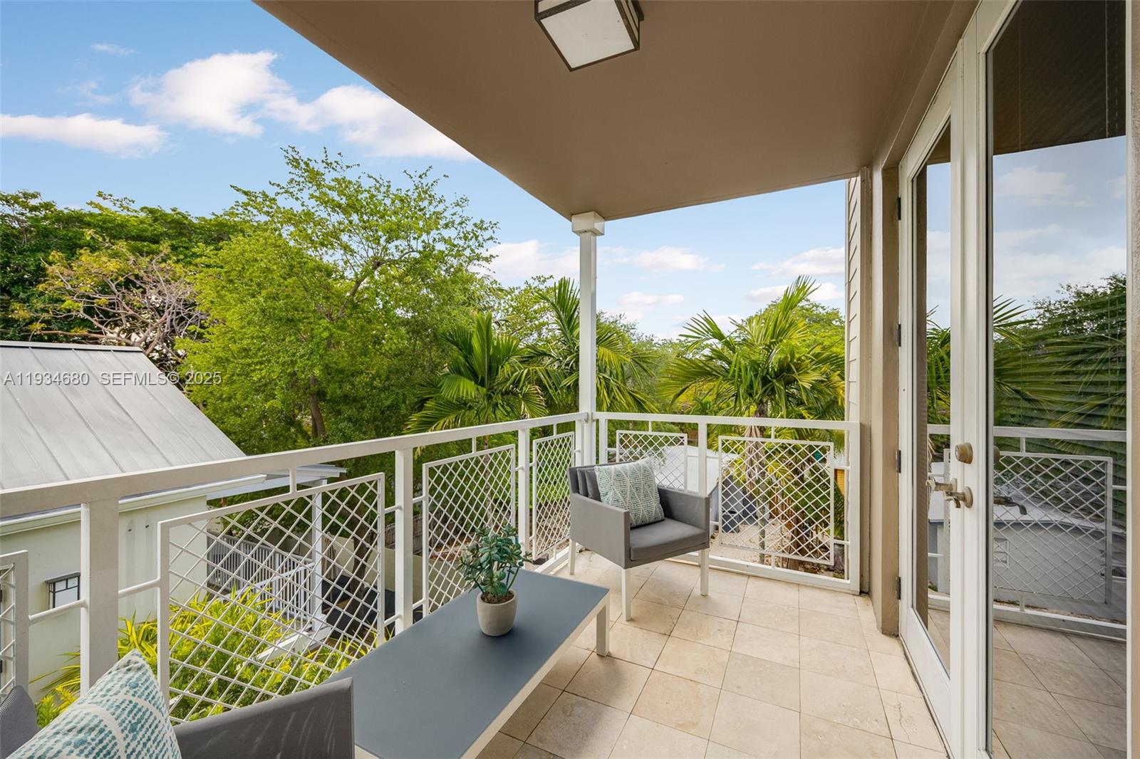 3540 Main Hwy #305 Coconut Grove, FL 33133