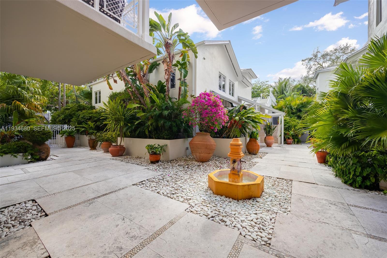 3540 Main Hwy #305 Coconut Grove, FL 33133