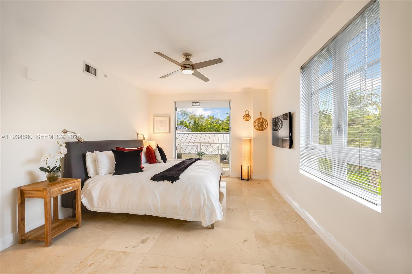 3540 Main Hwy #305 Coconut Grove, FL 33133