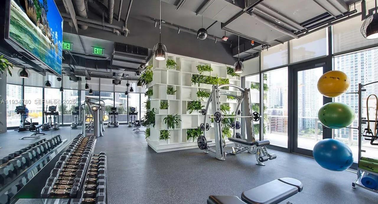 image Brickell Heights East13