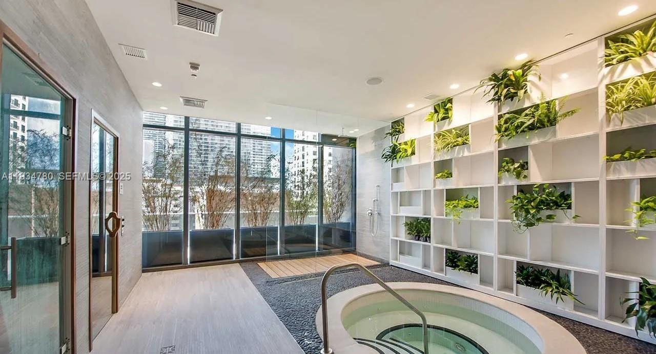 image Brickell Heights East15