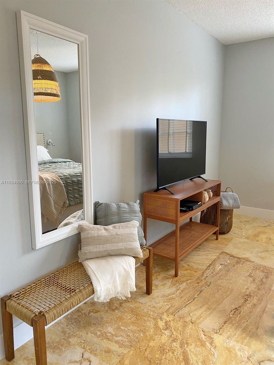 19501 E Country Clb Dr #9108 Aventura, FL 33180