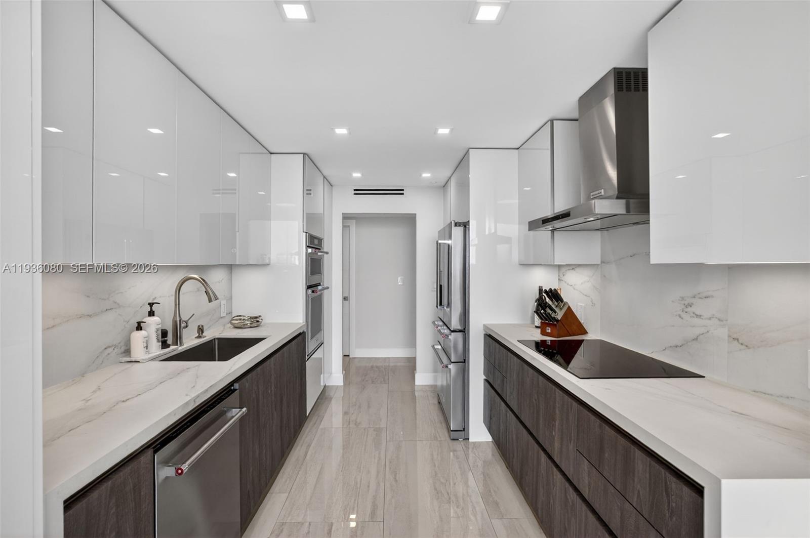 7000 Island Blvd #2306 Aventura, FL 33160