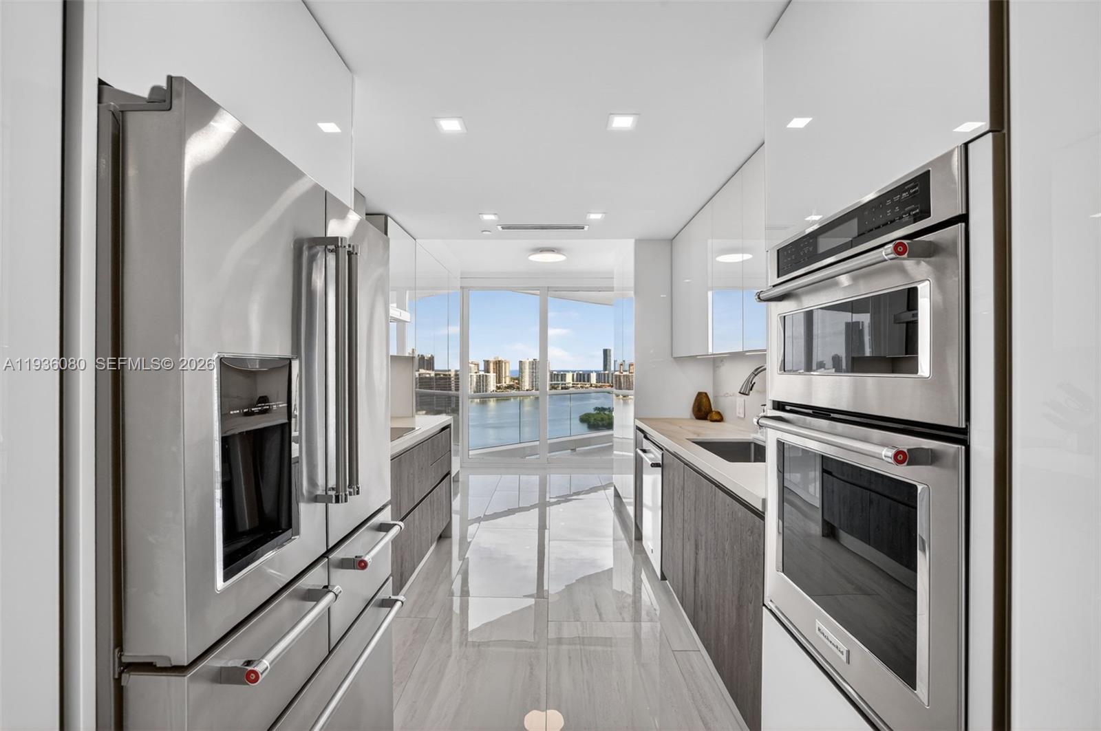 7000 Island Blvd #2306 Aventura, FL 33160