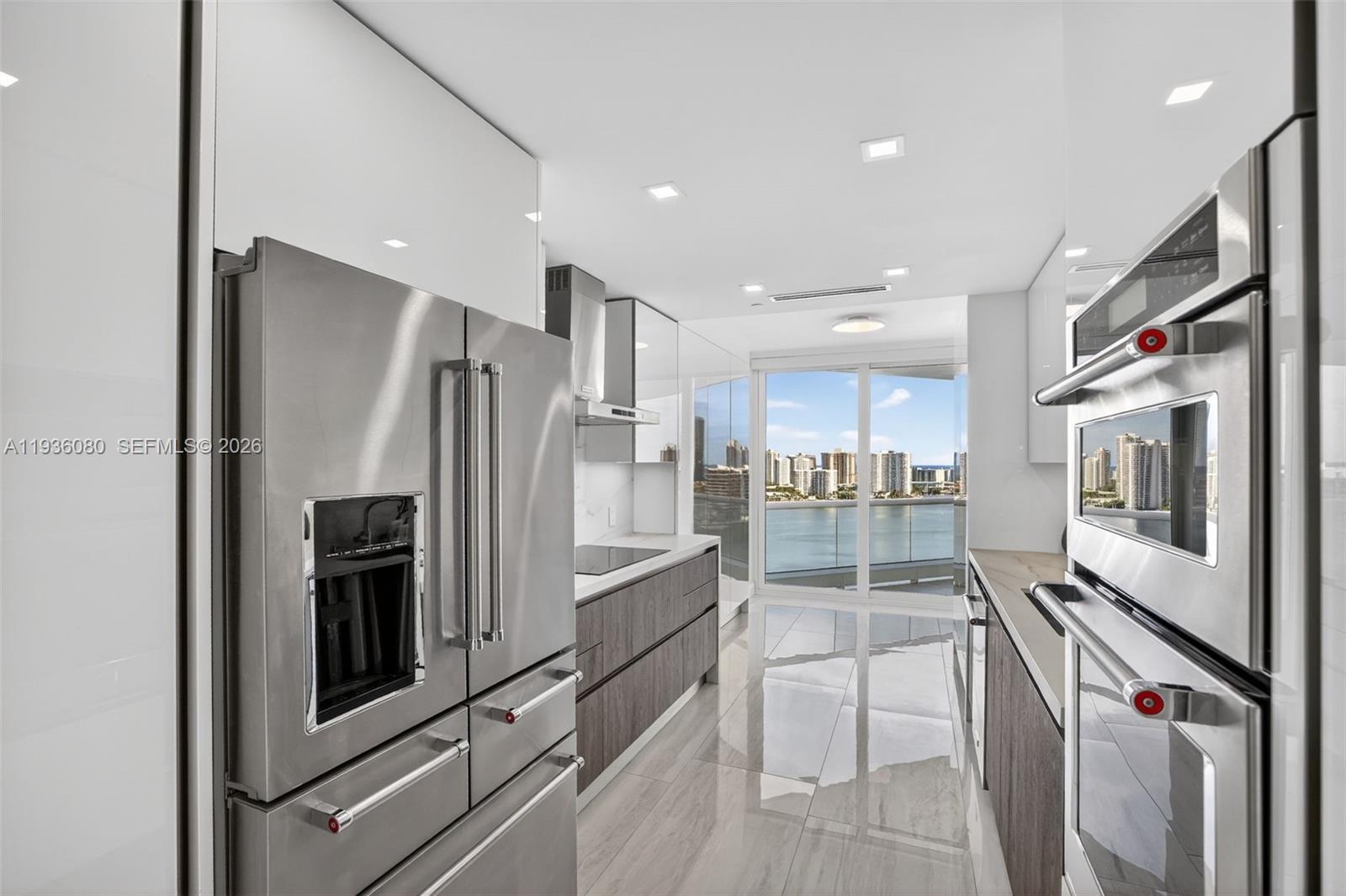 7000 Island Blvd #2306 Aventura, FL 33160