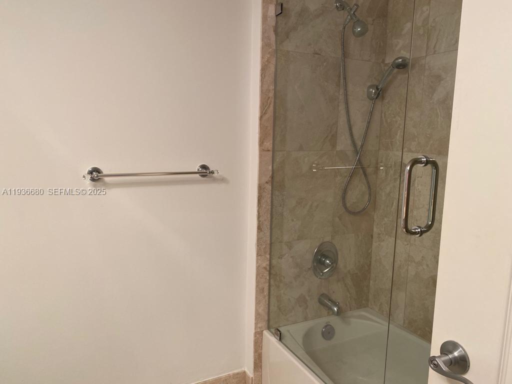 image Skyline on Brickell11