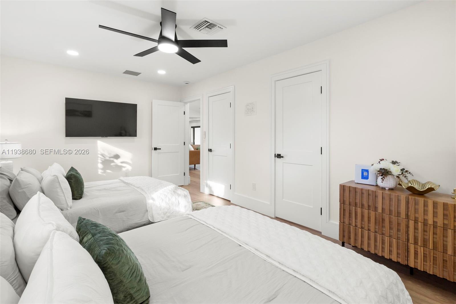 3540 NE 28th Ave Lighthouse Point, FL 33064