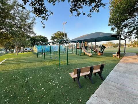 3540 NE 28th Ave Lighthouse Point, FL 33064