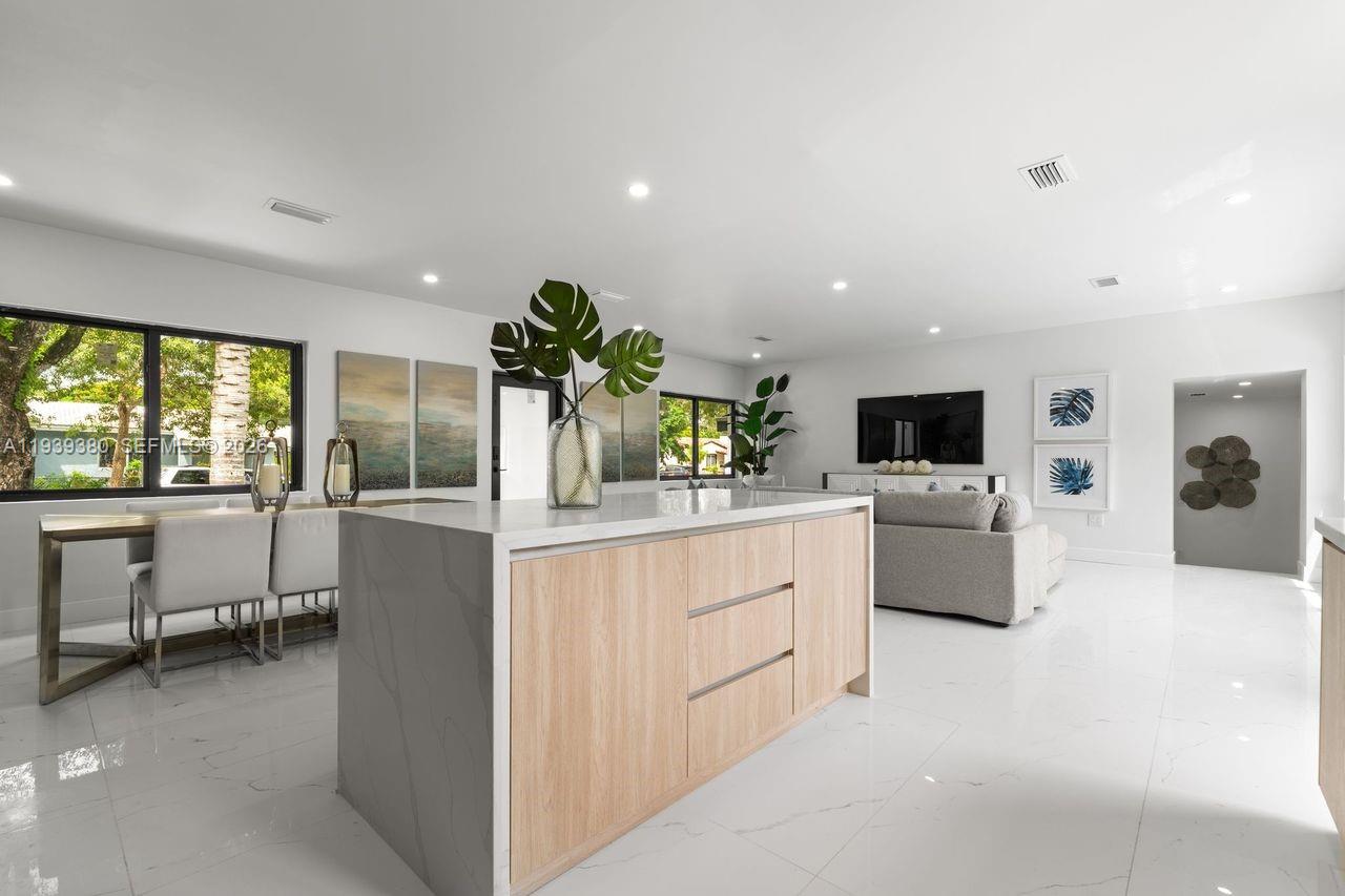 1741 SW 17th Ct Miami, FL 33145