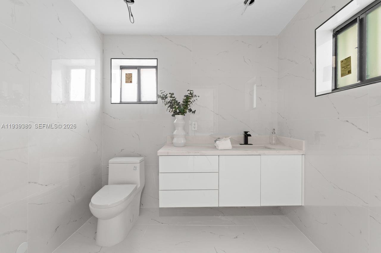 1741 SW 17th Ct Miami, FL 33145