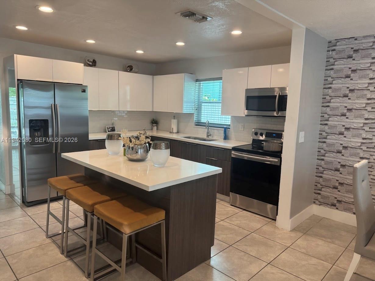 412 W 15th St Hialeah, FL 33010