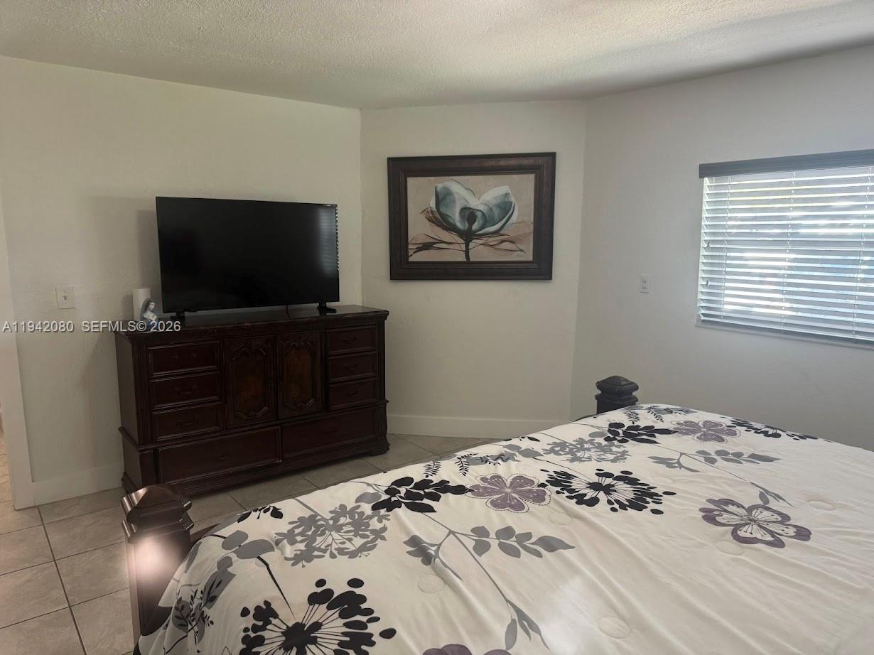 412 W 15th St Hialeah, FL 33010