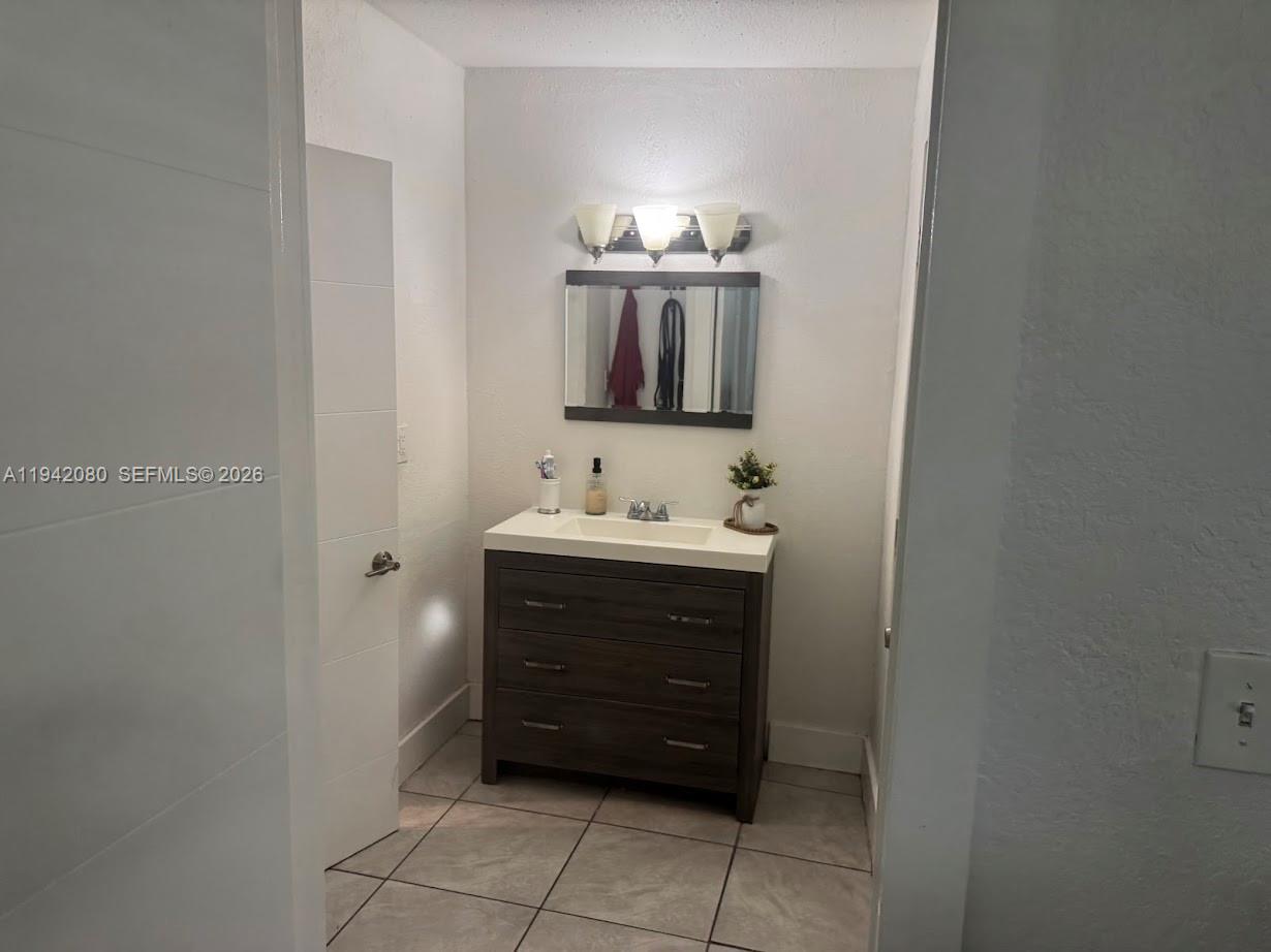 412 W 15th St Hialeah, FL 33010