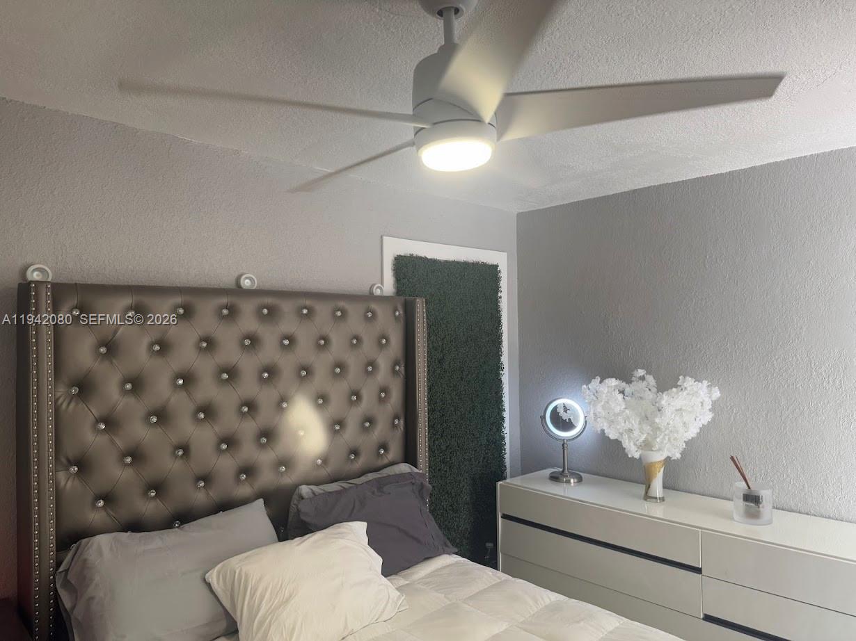 412 W 15th St Hialeah, FL 33010