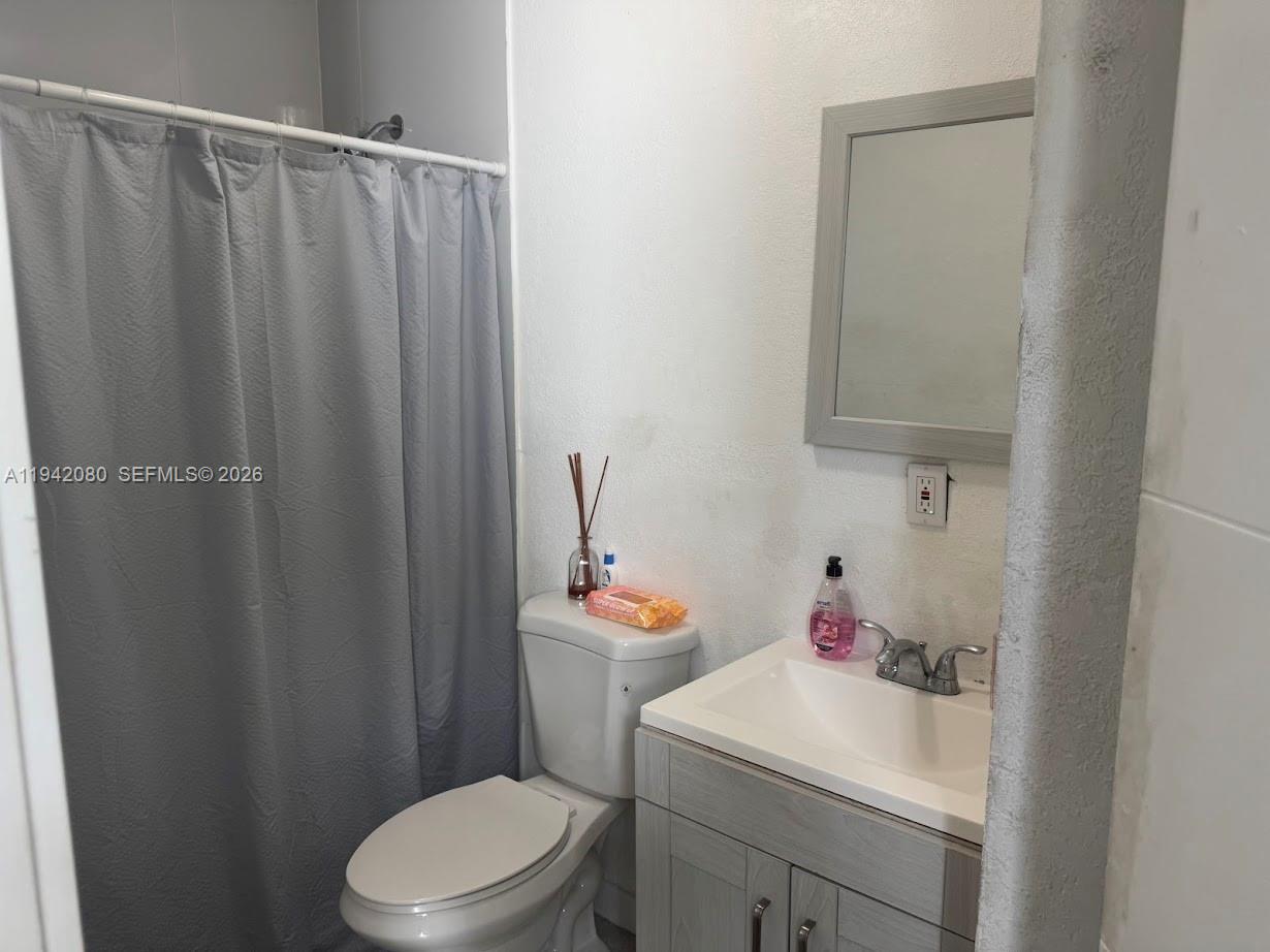 412 W 15th St Hialeah, FL 33010