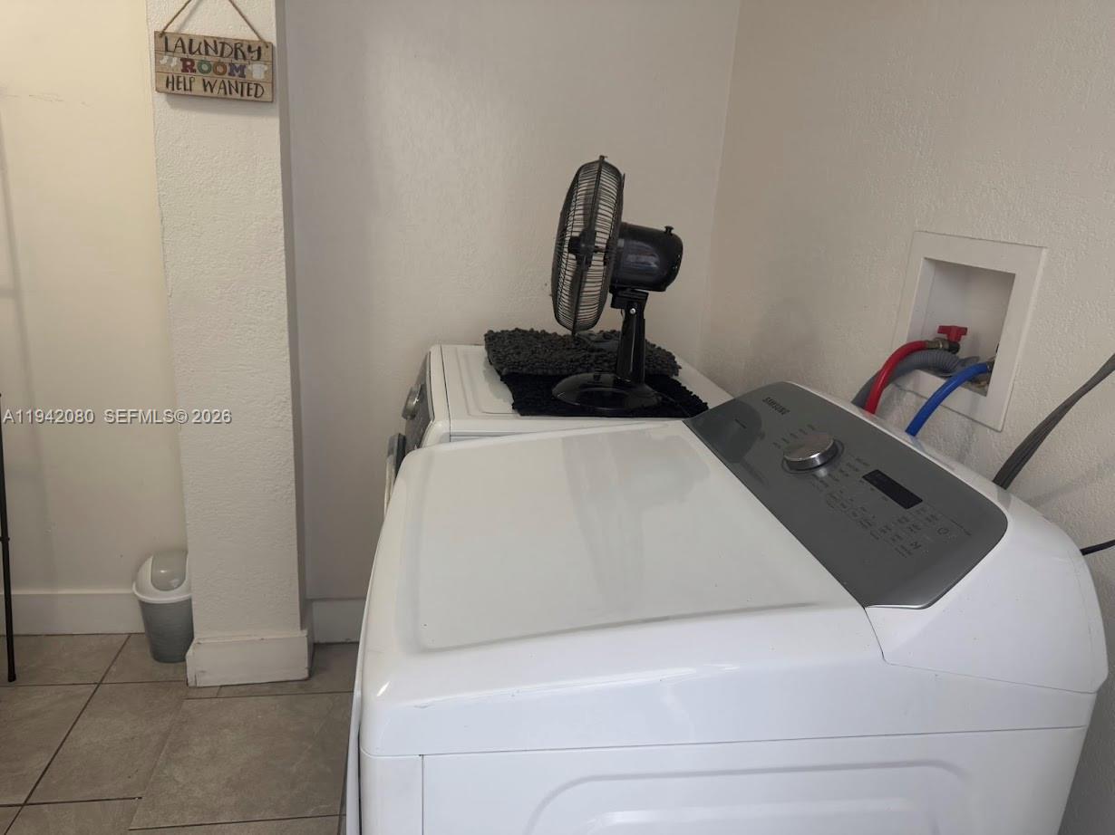 412 W 15th St Hialeah, FL 33010