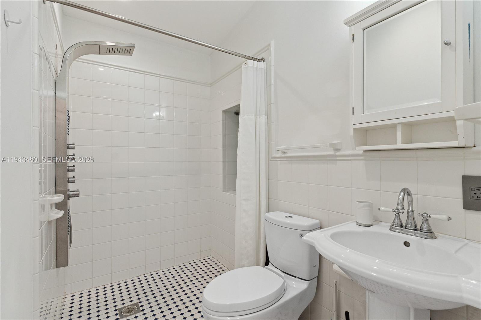 12901 Oleander Rd North Miami, FL 33181