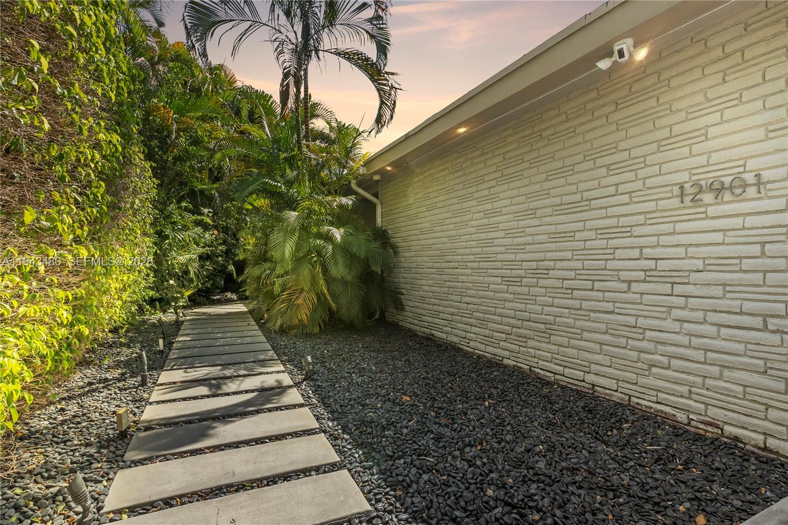 12901 Oleander Rd North Miami, FL 33181