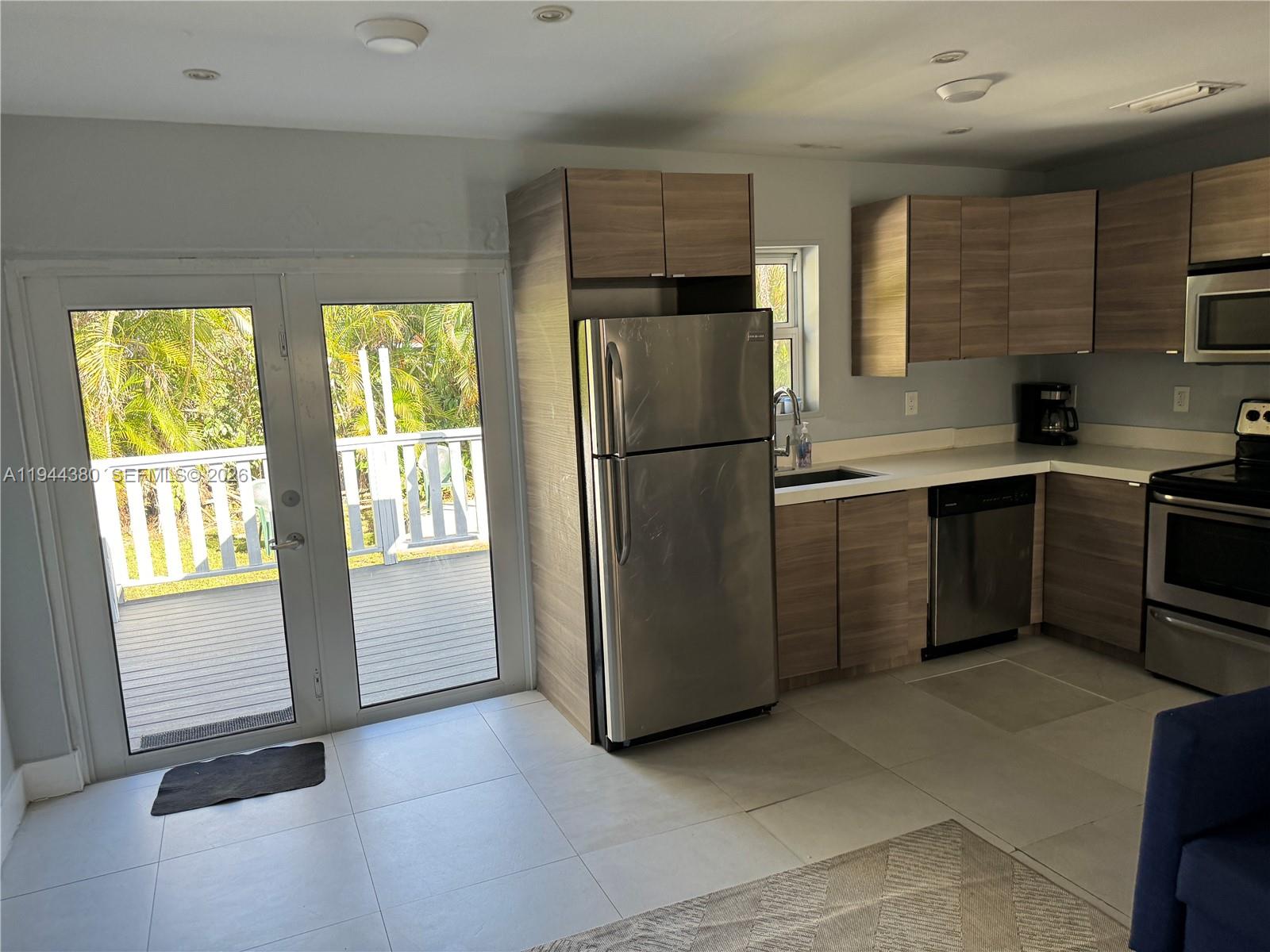 825 N 26th Ave Hollywood, FL 33020