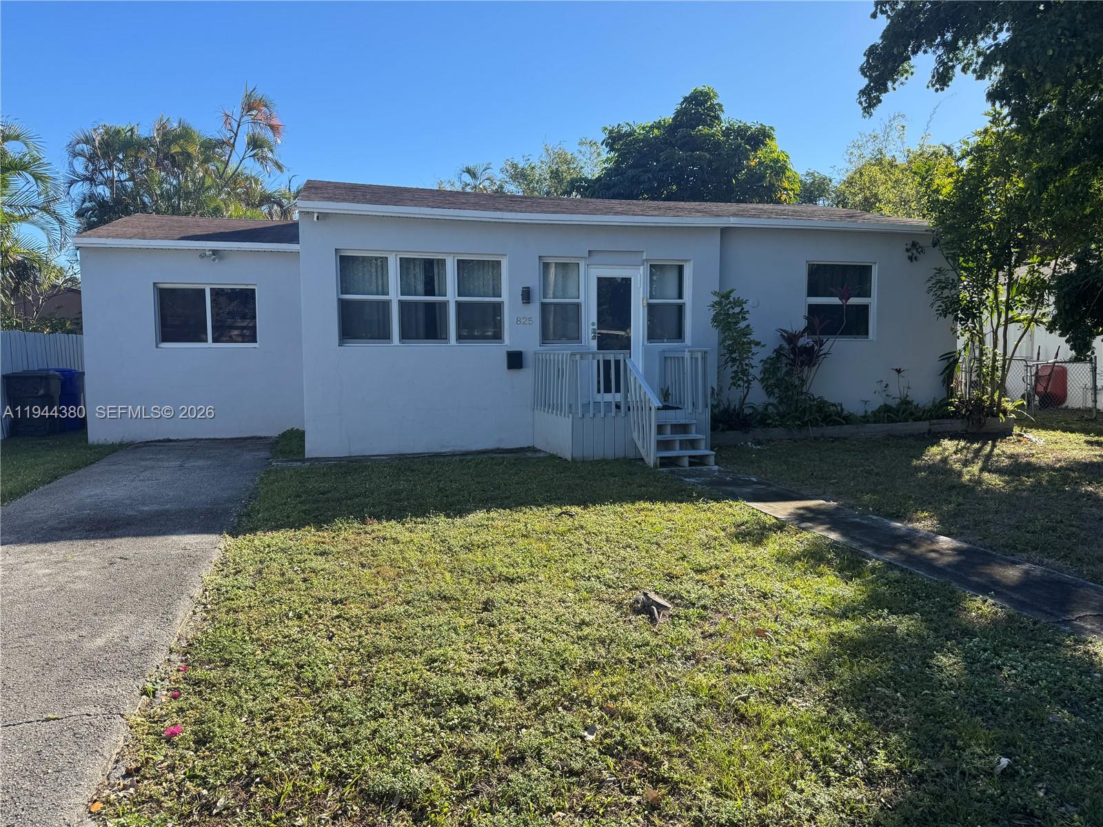 825 N 26th Ave Hollywood, FL 33020
