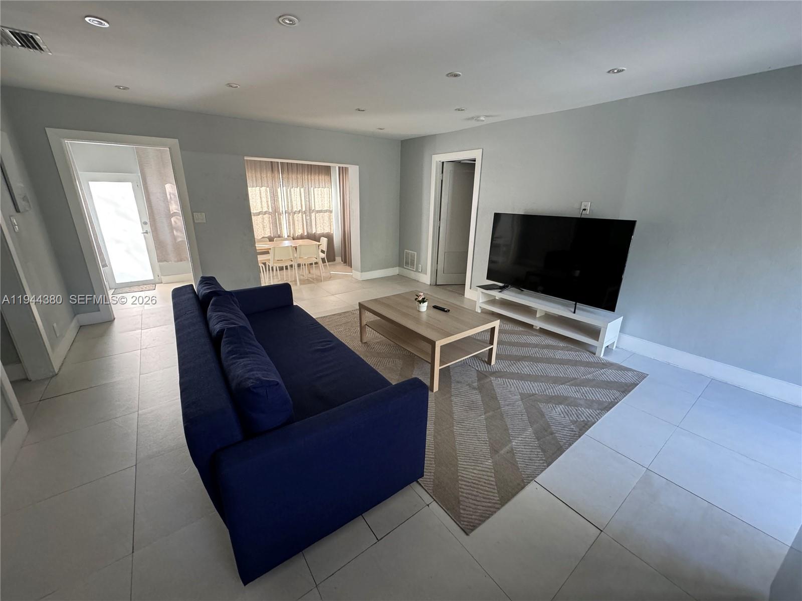 825 N 26th Ave Hollywood, FL 33020