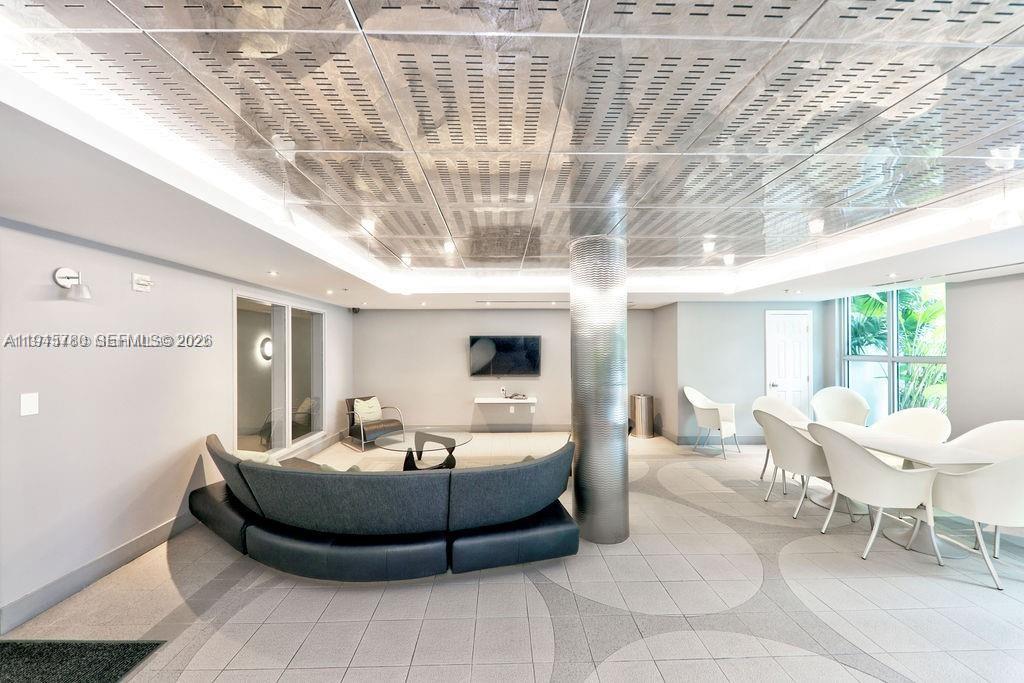 110 Washington Ave #2405