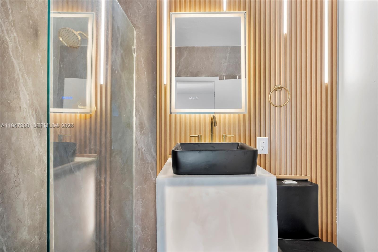 2350 SW 26th St Miami, FL 33133