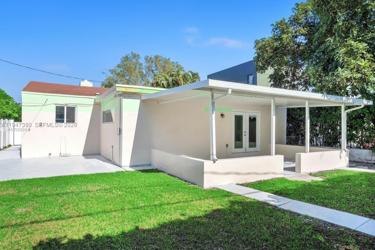 2350 SW 26th St Miami, FL 33133