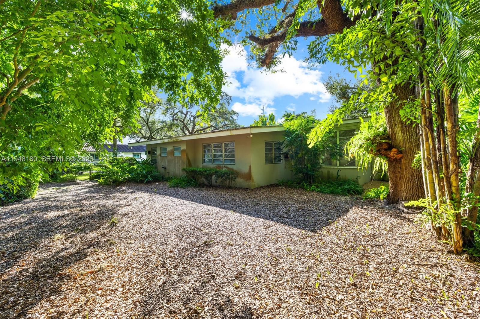 5335 SW 74th St Miami, FL 33143