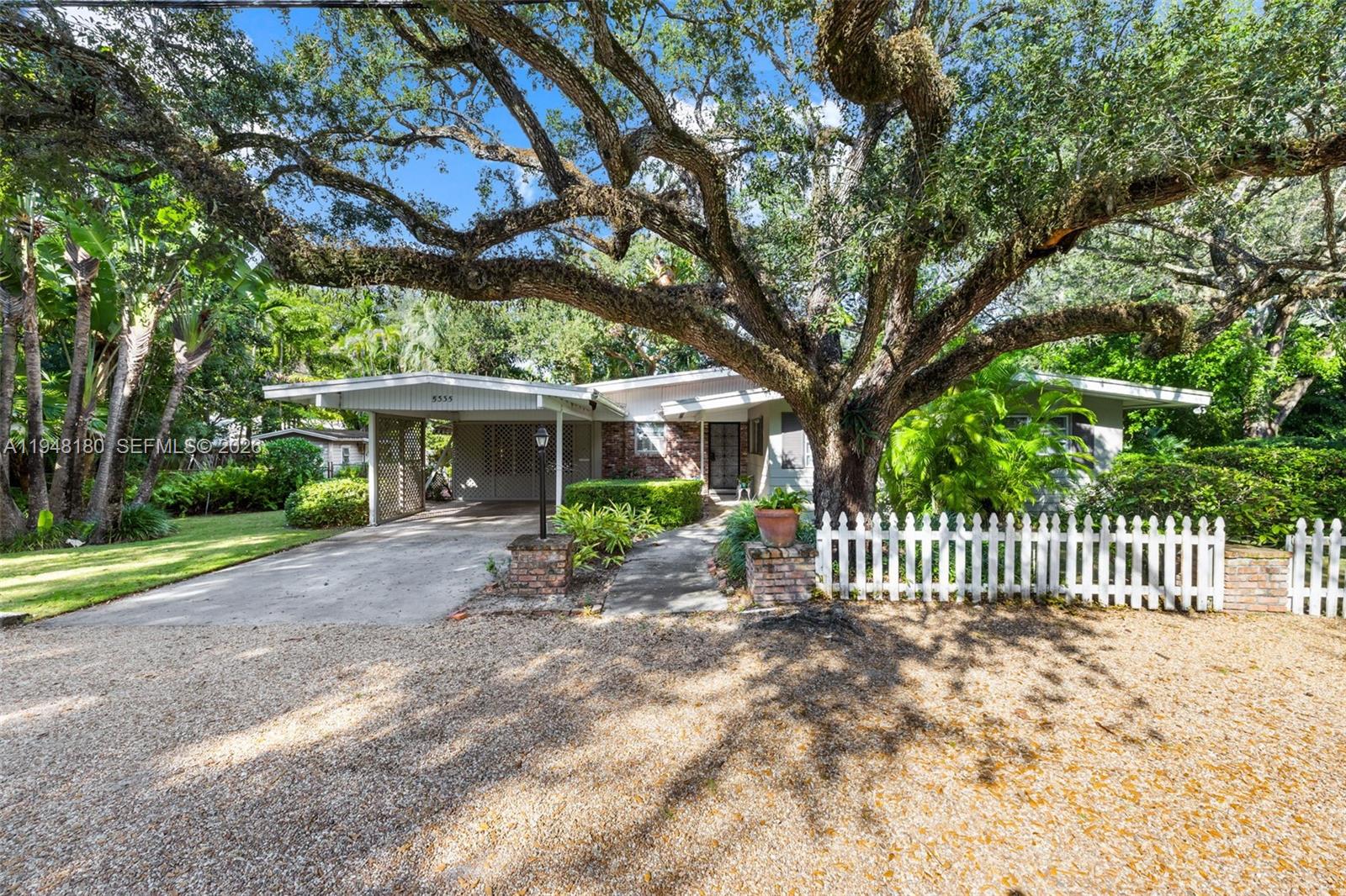 5335 SW 74th St Miami, FL 33143